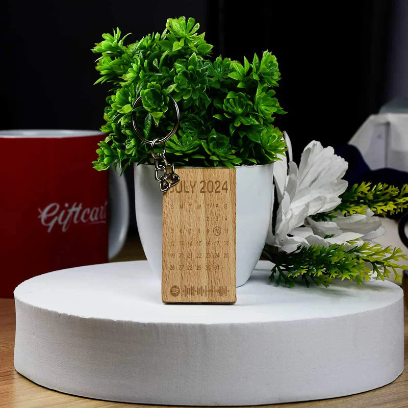 Customized Mark The Date Engraved Wooden Keychain